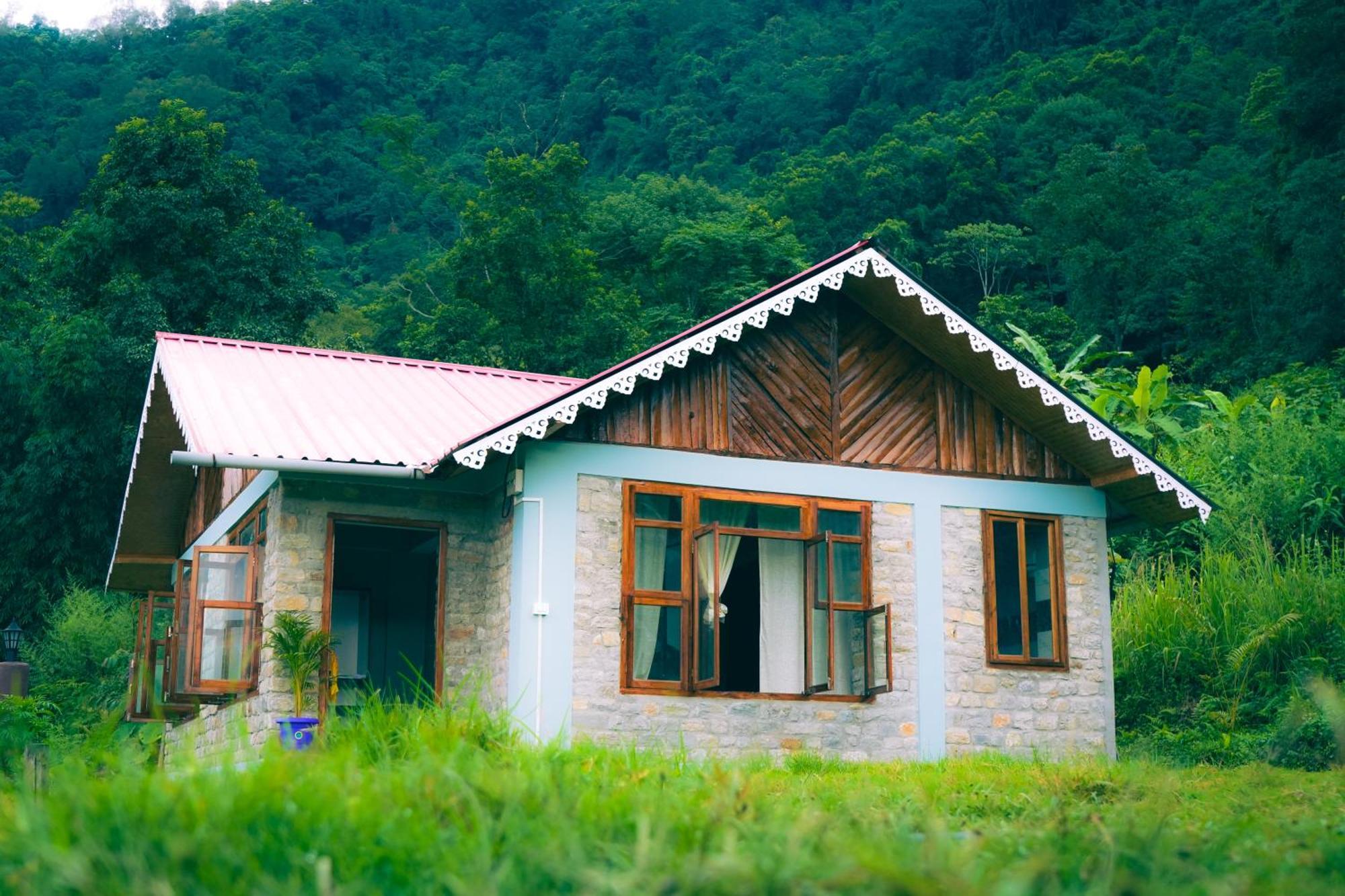 Lungzhong Retreat Silk Route *