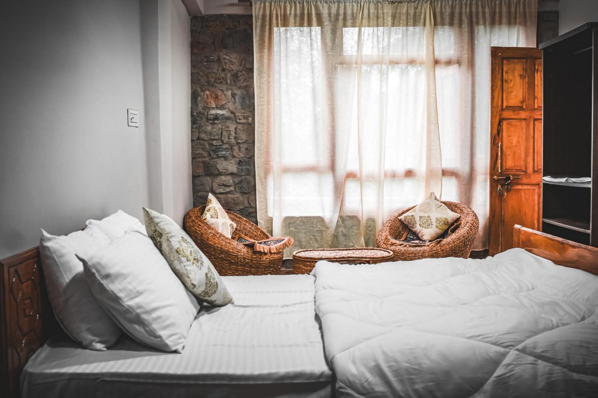 Lungzhong Retreat Silk Route Lodge