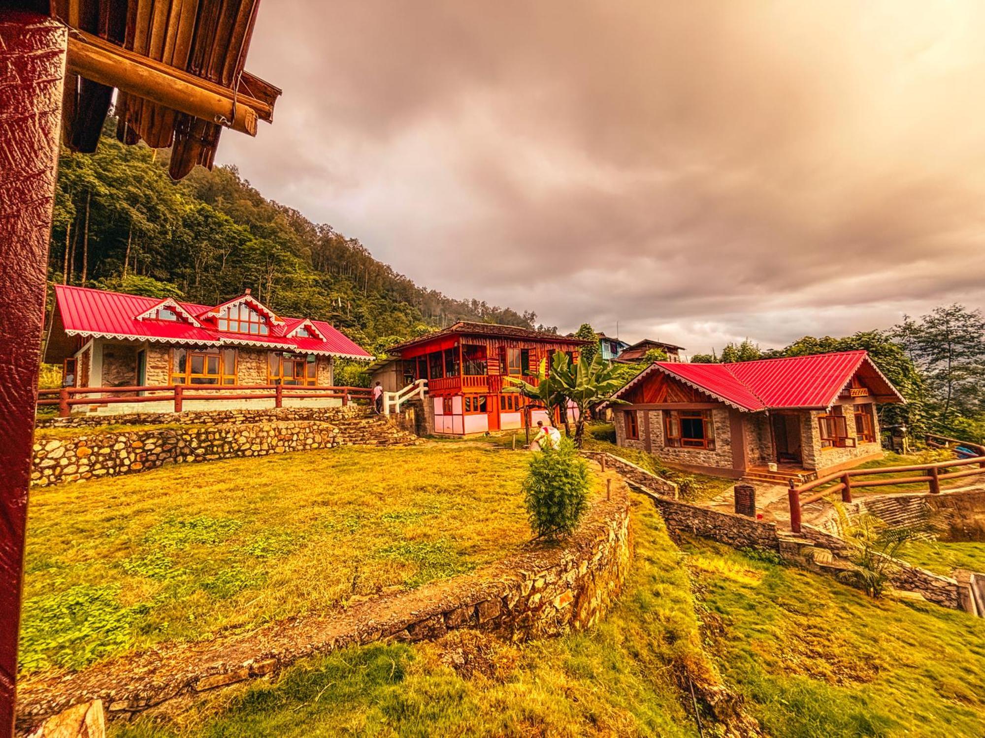 Lodge Lungzhong Retreat Silk Route Rongli